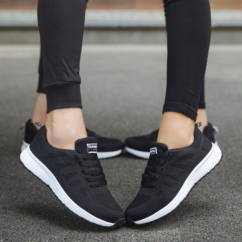Women's athletic shoes featuring a breathable mesh upper, low wedge heel (1-3CM), EVA sole, and vulcanized construction, designed for comfort and durability in tennis, running, and everyday athletic activities.