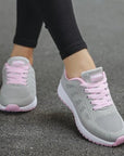 Women's athletic shoes featuring a breathable mesh upper, low wedge heel (1-3CM), EVA sole, and vulcanized construction, designed for comfort and durability in tennis, running, and everyday athletic activities.
