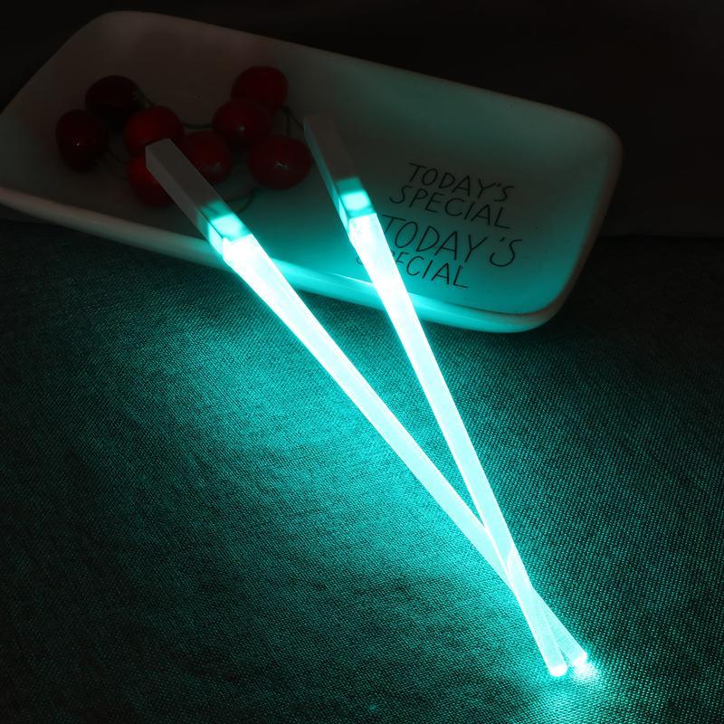 LED chopsticks Lightsaber utensils Novelty dining Geeky gadgets Futuristic tableware Star Wars chopsticks Illuminated dining Sci-fi kitchenware Fun food accessories Glow-in-the-dark chopsticks